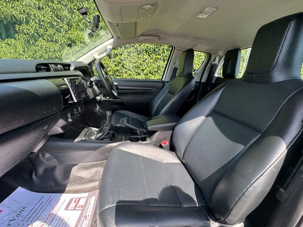 Toyota Hilux Active | 2.4 LT | Extended Cab | Tow Bar | Air Con | EURO 6 12