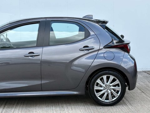 Toyota Yaris 1.5 Yaris Icon HEV CVT 5dr 56