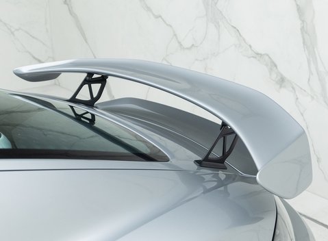 Porsche 718 Cayman GT4 23