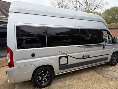 Auto-Trail V-Line 620 AUTOMATIC FIXED BED 39