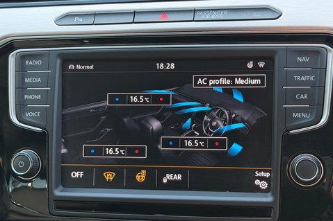 Volkswagen Passat GT TDI BMT 4MOTION DSG - RARE 4X4 -LEATHER -ULEZ COMPLIANT  35