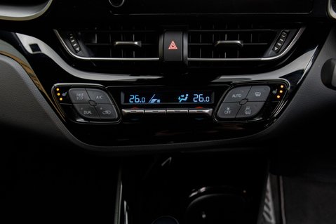 Toyota C-HR DESIGN 32