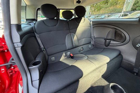 Mini Clubman COOPER AUTOMATIC - TWO OWNERS - £4475 FACTORY EXTRAS 24
