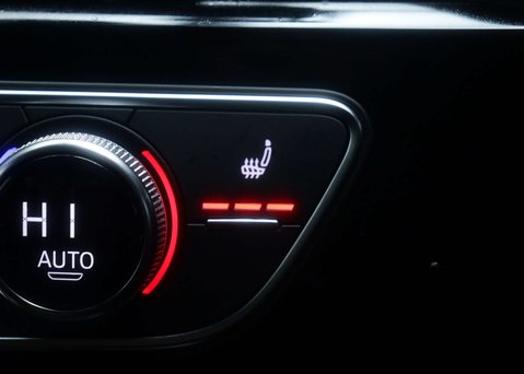 Audi A4 2.0 A4 S Line Black Edition 35 TFSI Semi-Auto 4dr 34
