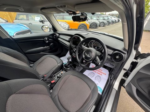 Mini Hatch COOPER 22