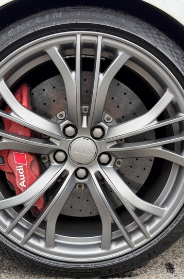 Audi R8 GT QUATTRO V10 SPYDER - 1 OF 33 - BUCKET SEATS -CERAMIC BRAKES 