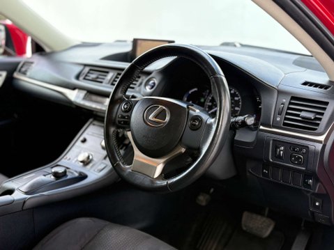 Lexus CT 1.8 CT 200h Advance CVT 5dr 42
