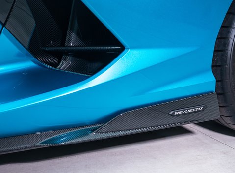 Lamborghini Revuelto 35