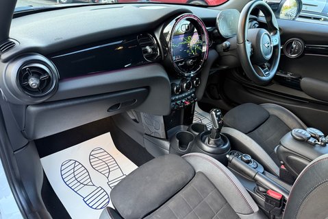 Mini Hatch JOHN COOPER WORKS - NANUQ WHITE - MINI SERVICE HISTORY 23