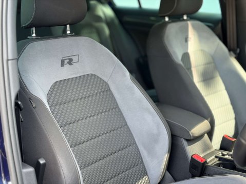 Volkswagen Golf 1.5 Golf R-Line TSi Evo 5dr 16