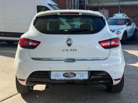 Renault Clio ICONIC TCE 5