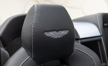 Aston Martin V12 Vantage S ROADSTER 19