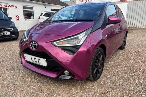 Toyota Aygo VVT-I X-CITE.. 5 MAIN DEALER SERVICES.. REVERSING CAMERA.. A/C.. 1 PREVIOUS 4