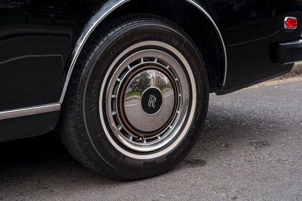 Rolls-Royce Corniche IV 13