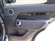 Land Rover Discovery 3.0 Discovery SE D MHEV Auto 4WD 26