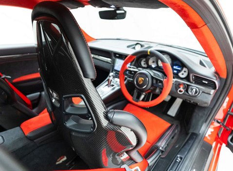 Porsche 911 GT2 RS (991) 11