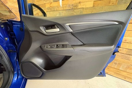 Honda Jazz 1.3L DOHC i-VTEC 53
