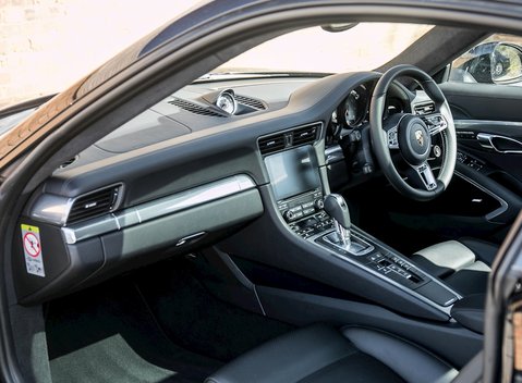 Porsche 911 (991.2) Carrera 4S 17