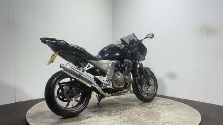 Kawasaki Z ZR750 2005 ONLY 20K NEW MOT SERVICED COMMUTER BIKE 750CC 3
