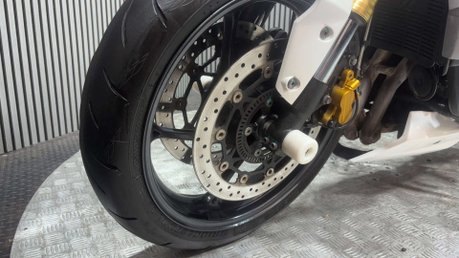 Triumph Street Triple 2014 27K NEW MOT SERVICED SCORPION EXHAUST NAKED 675CC TRIPLE 28