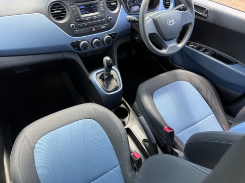 Hyundai i10 SE AUTOMATIC 33