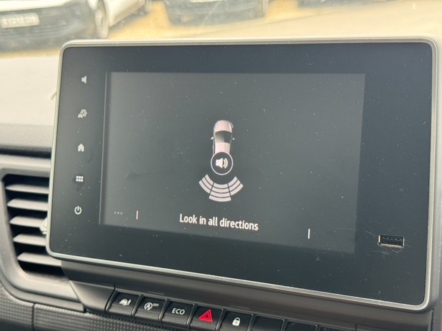 Renault Trafic SWB L1H1 [SOLD MM] Low Roof Advance LL31 Air Con Sensors EURO 6 32