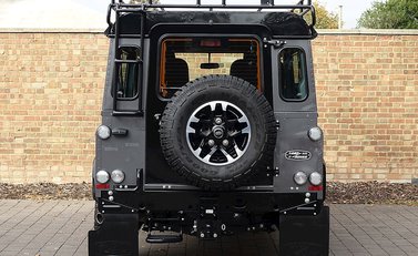 Land Rover 90 Adventure 18