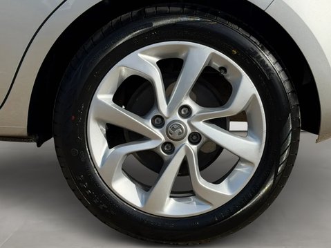 Vauxhall Corsa 1.4 SRi Nav 5dr 14