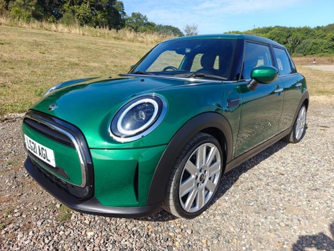Mini Hatch 1.5 Cooper Exclusive Steptronic Euro 6 (s/s) 5dr 10