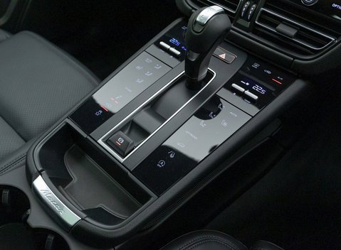 Porsche Macan S 20