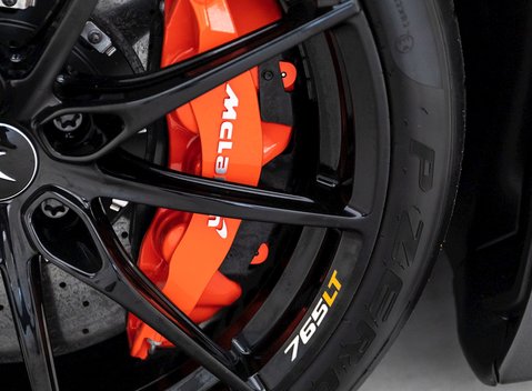 McLaren 765LT 27