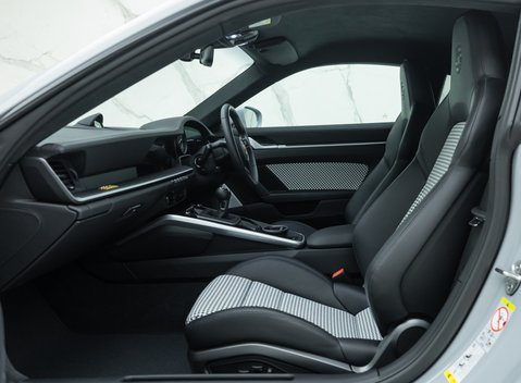 Porsche 911 SPORT CLASSIC (992) 17