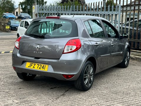 Renault Clio DYNAMIQUE TOMTOM 16V 11
