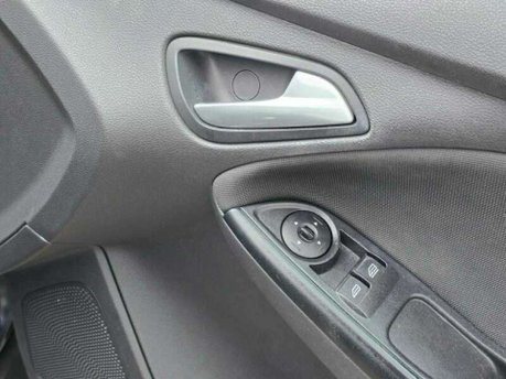Ford Focus 1.6 Zetec S Powershift Euro 5 5dr 35