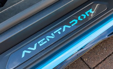 Lamborghini Aventador SVJ LP 770-4 Roadster 25