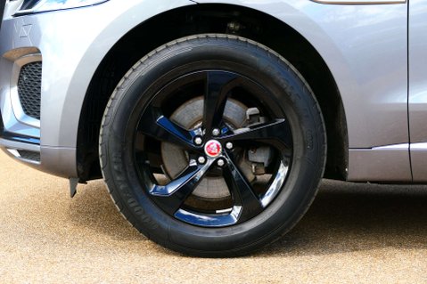 Jaguar F-Pace 2.0 F-PACE R-Dynamic S D MHEV AWD Auto 4WD 5dr 9
