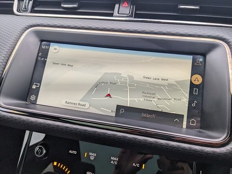 Land Rover Range Rover Evoque R-DYNAMIC S 30