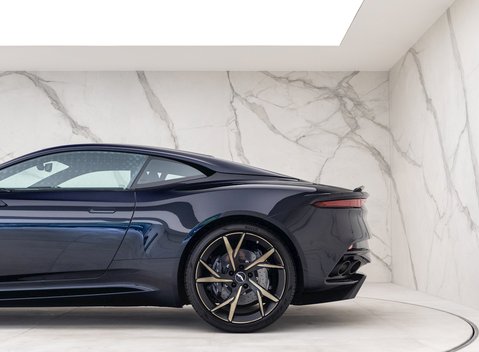 Aston Martin DBS Superleggera 31
