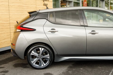 Nissan LEAF N-CONNECTA 8