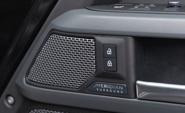 Land Rover Defender 110 X P400 24