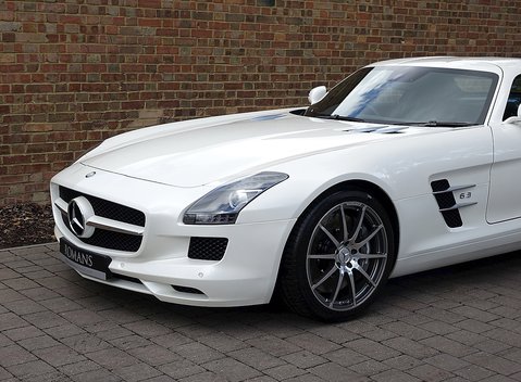 Mercedes-Benz SLS AMG 3