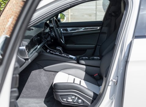 Porsche Panamera Turbo Sport Turismo 15