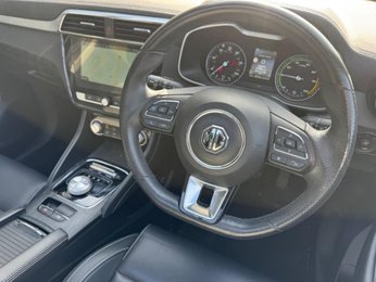 MG ZS 44.5kWh Exclusive Auto 5dr