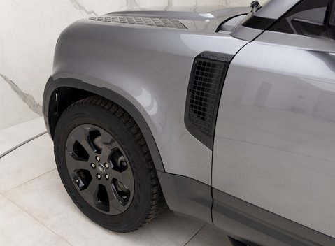 Land Rover Defender 110 HSE P300 26