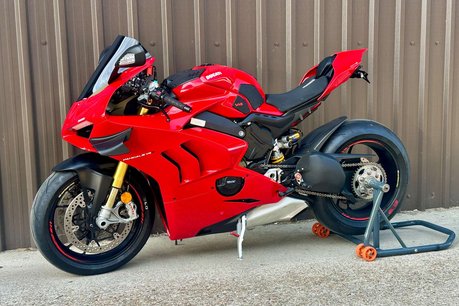 Ducati Panigale V4S Gen 2 23