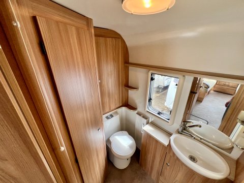Bailey Unicorn Seville 23