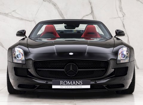 Mercedes-Benz SLS AMG Roadster 4