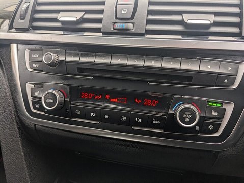 BMW 3 Series 320D LUXURY 27