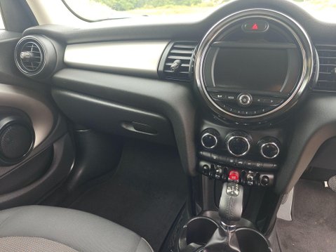 Mini Hatch 1.5 Cooper Auto Euro 6 (s/s) 5dr 34