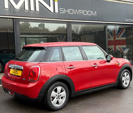 Mini Hatch One 1.2 Pepper 5 door + VISUAL BOOST + CONNECTED 2